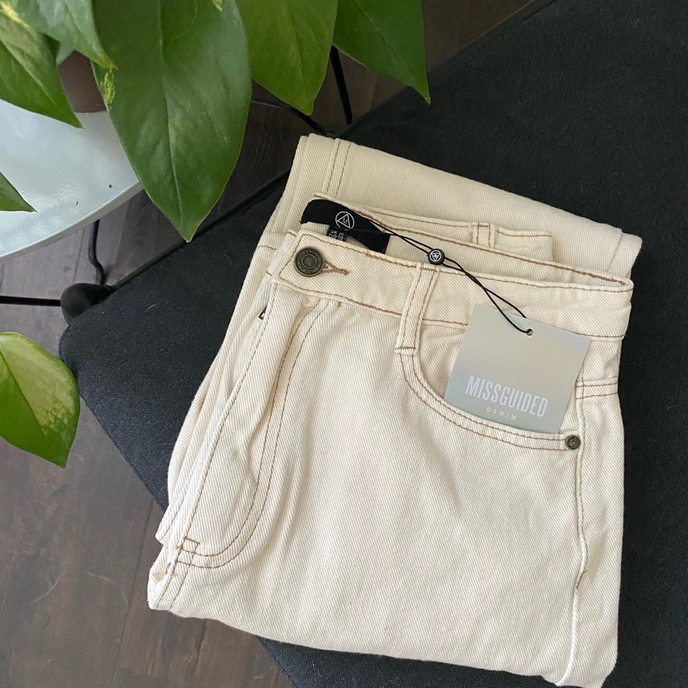 Off-white Missguided denim boyfriend jeans